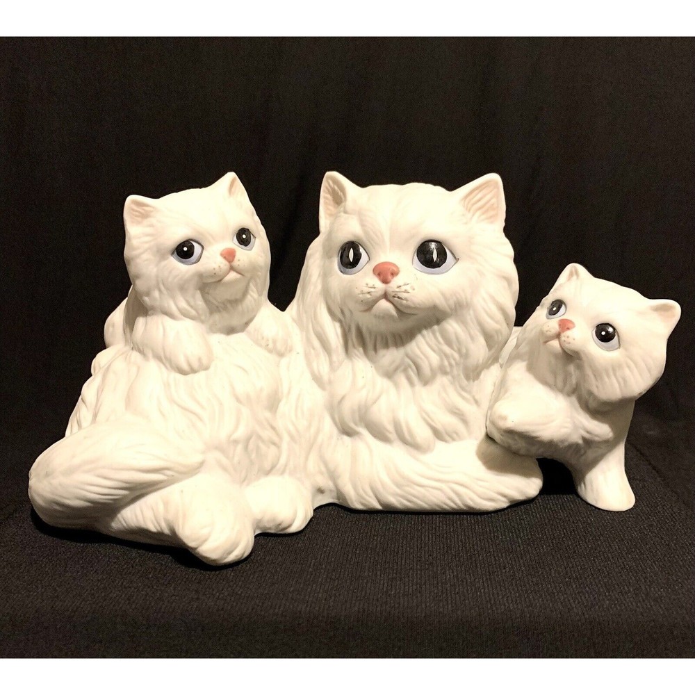 Homco White Persian Mother Cat & Kittens 1412 Porcelain Figurine